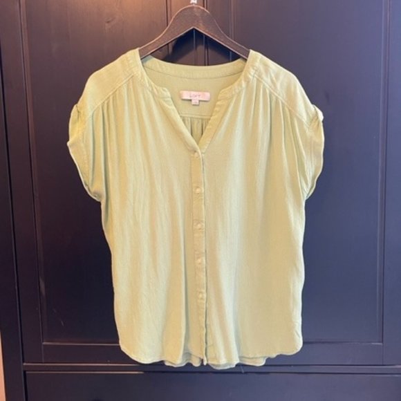 Apple Green Short Sleeve Button Down Loft Shirt - Picture 1 of 3